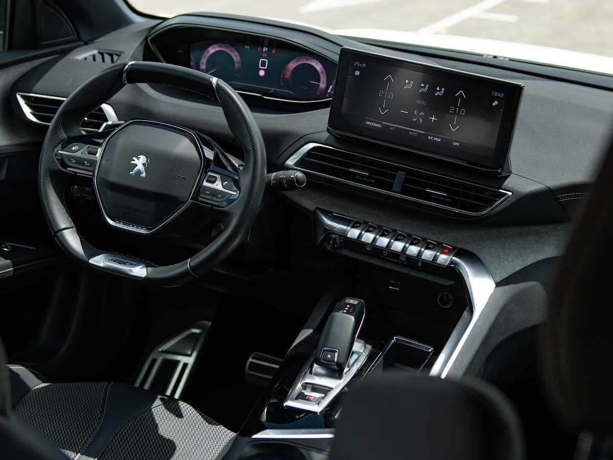 limpiar el motor del coche