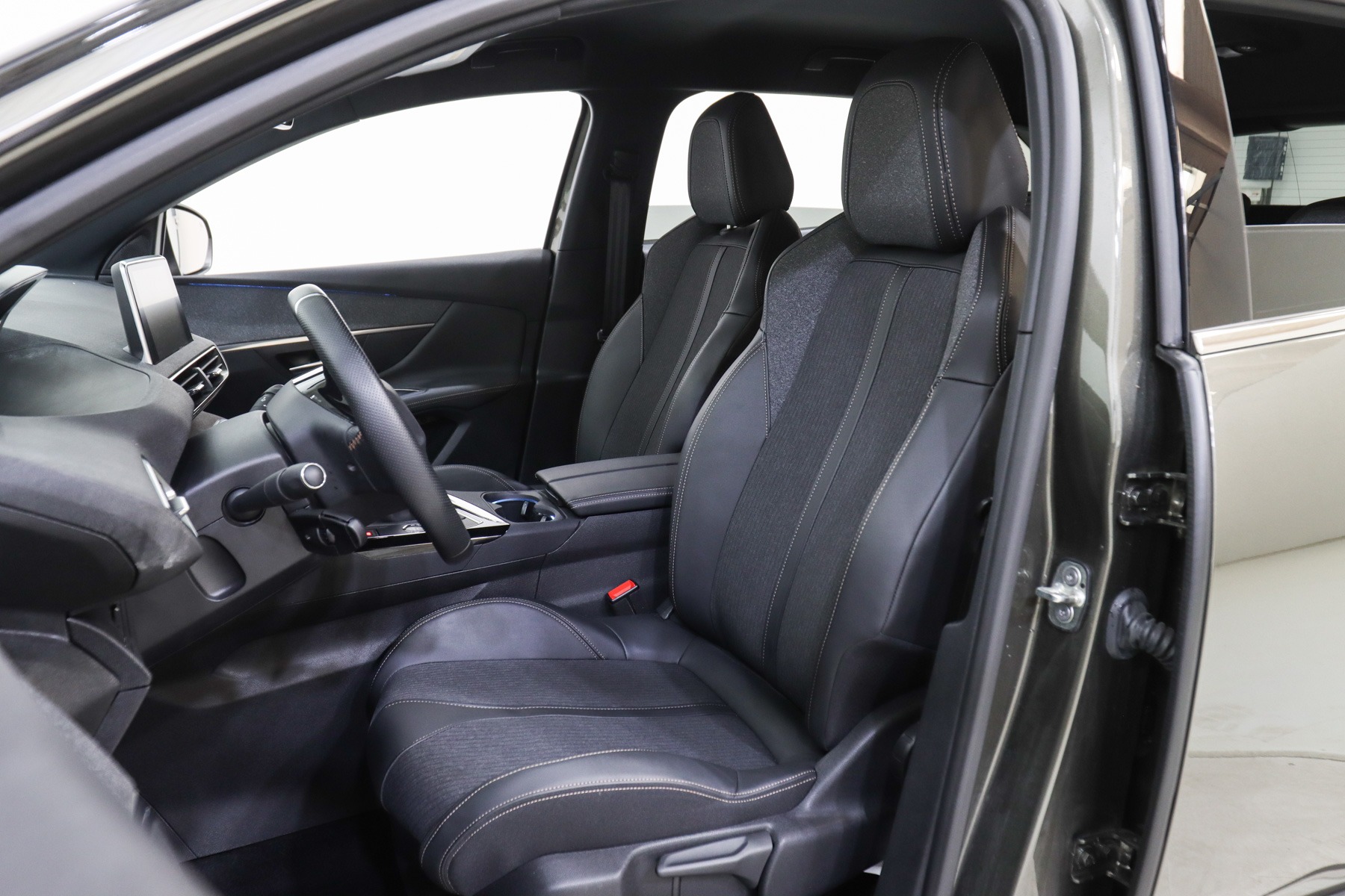 Peugeot 3008 puerta entrada