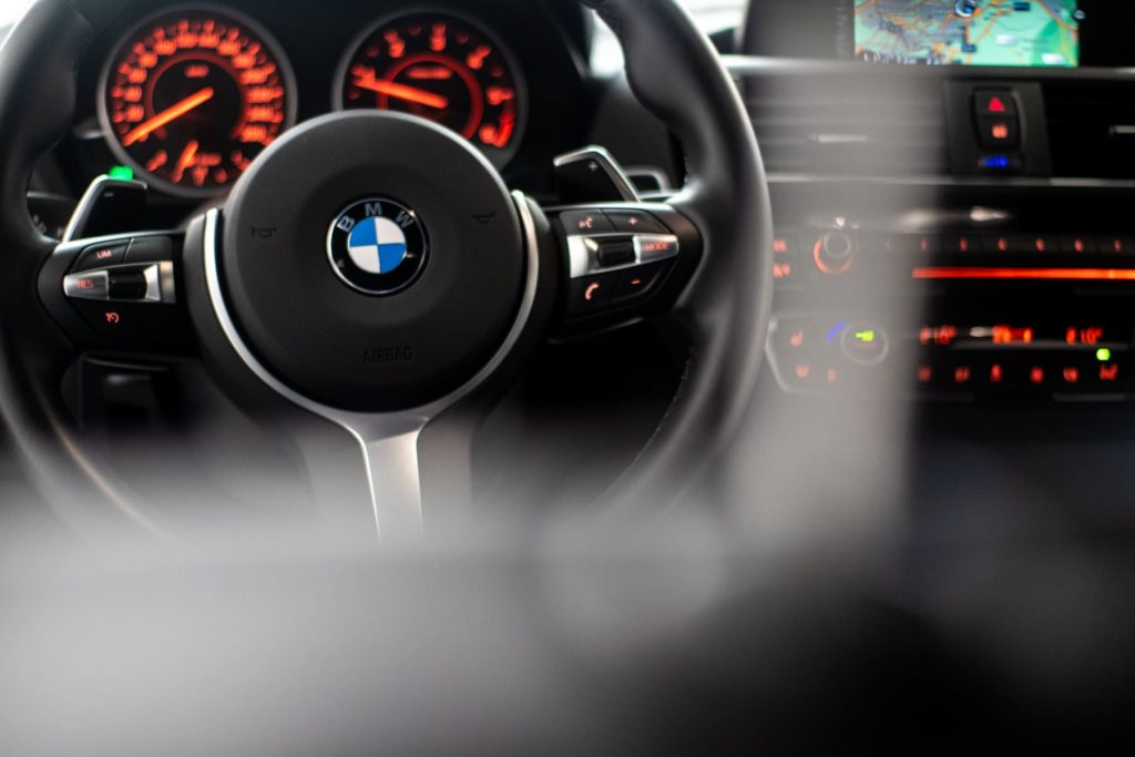 peugeot 5008 vs bmw gran tourer