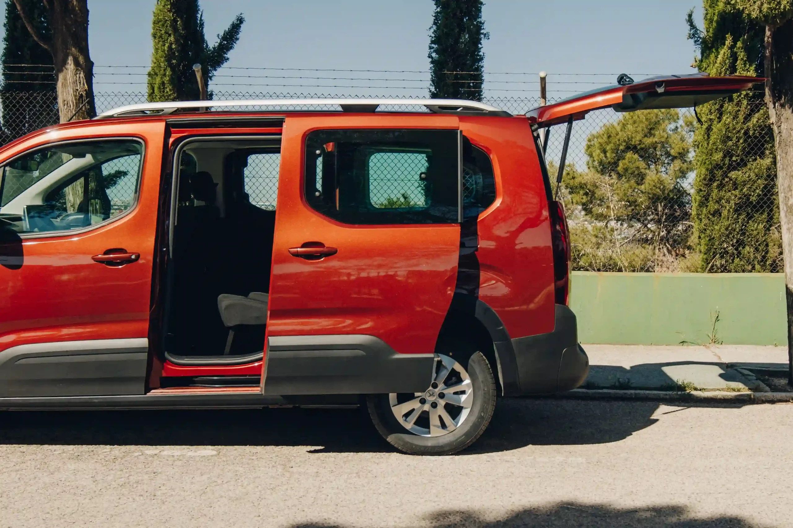 Pare-soleil Car Shades Pour Portes Arrière - Compatible Citroën Berlingo, Peugeot Rifter, Etc. (Noir)