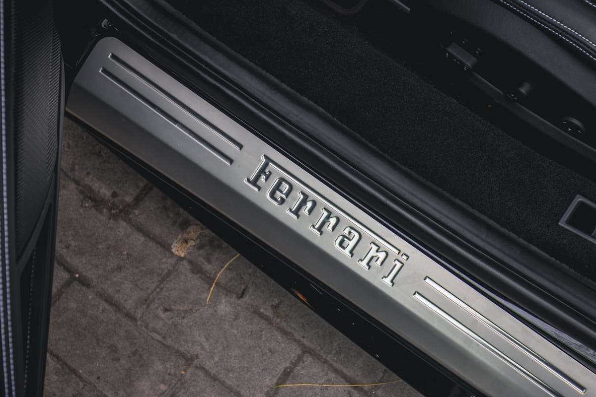 Ferrari despide a Carlos Sainz por todo lo alto