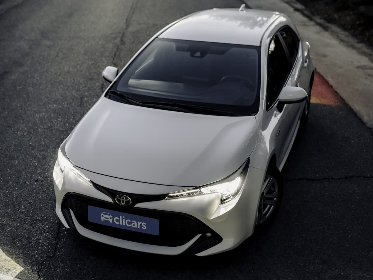 Conducir en condiciones adversas: Accesorios que no deben faltarte